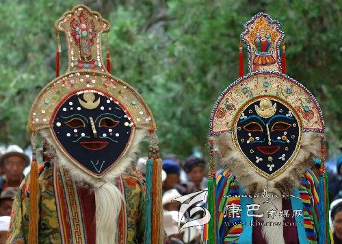 藏戲面具：多姿多彩！