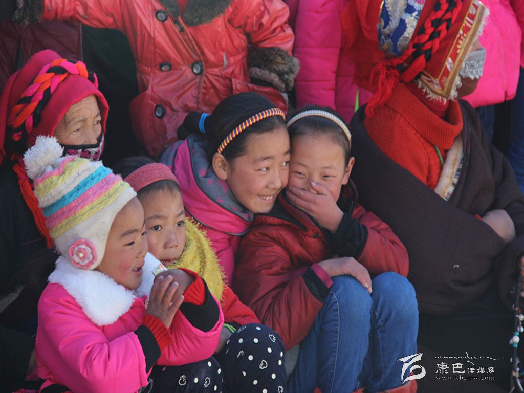 災區(qū)孩子幸福過年