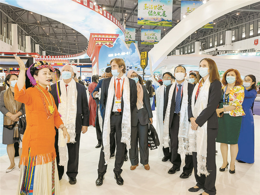 眾多來(lái)賓.jpg 眾多來(lái)賓.jpg