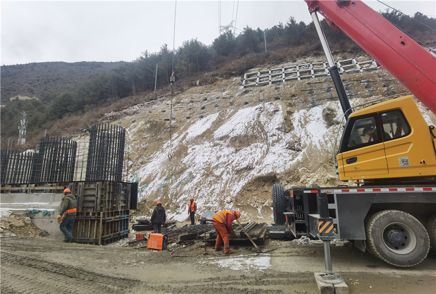 G318線(xiàn)康定.jpg G318線(xiàn)康定.jpg