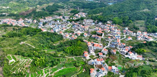 軍營村俯瞰。人民網(wǎng)記者 陳博 攝